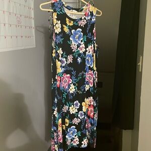 Very cute and colorful sleeveless dress with pockets